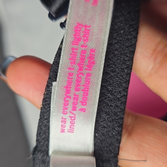 Pink Victoria secret t-shirt lightly lined underwire bra size 34C. - Picture 7 of 7